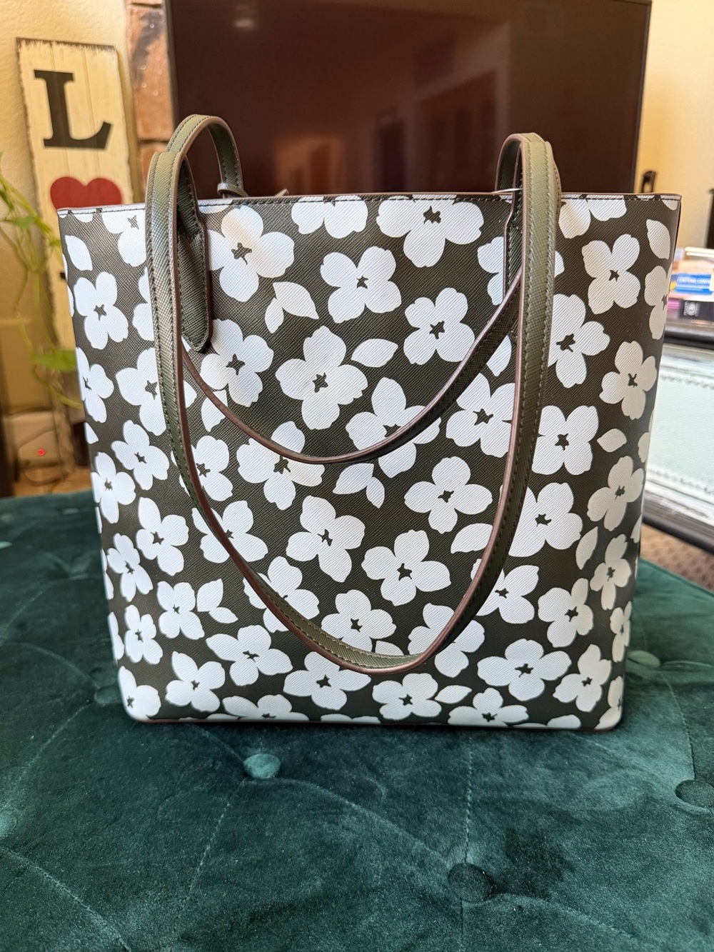 Kate Spade New York Brynn Olive and White Floral Bow Tote - Picture 2 of 12
